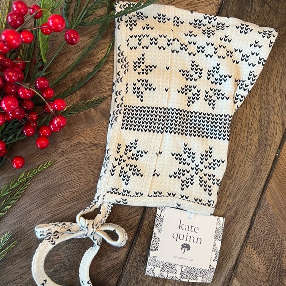 Kate Quinn Nordic Snowflake jogger/bonnet set NWT - Picture 6 of 6